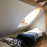 Manor Unique 公寓 *