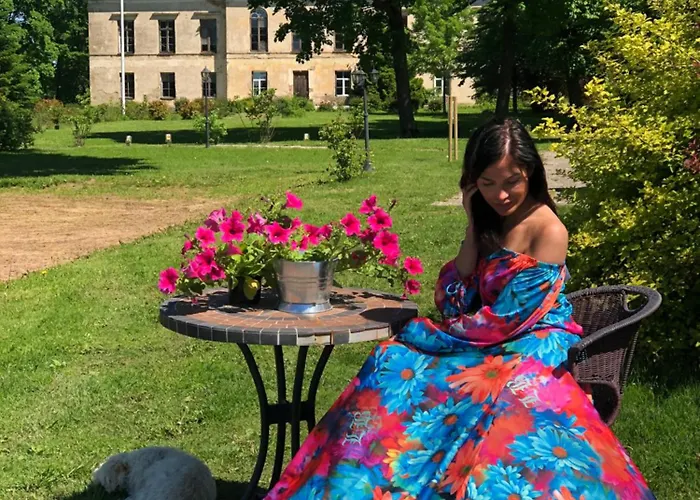 Manor Unique Ontika Asundus